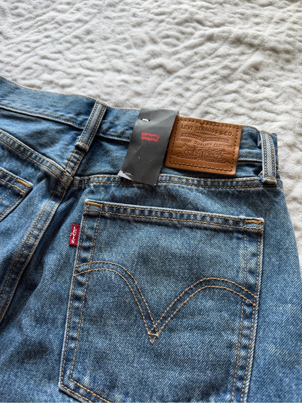 NWT Levi’s Premium Women’s Blue Denim Mini Skirt Size 29 100% Cotton - Picture 9 of 9